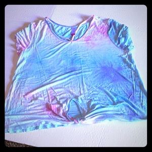 Tie dye T-shirt with bottom tie
